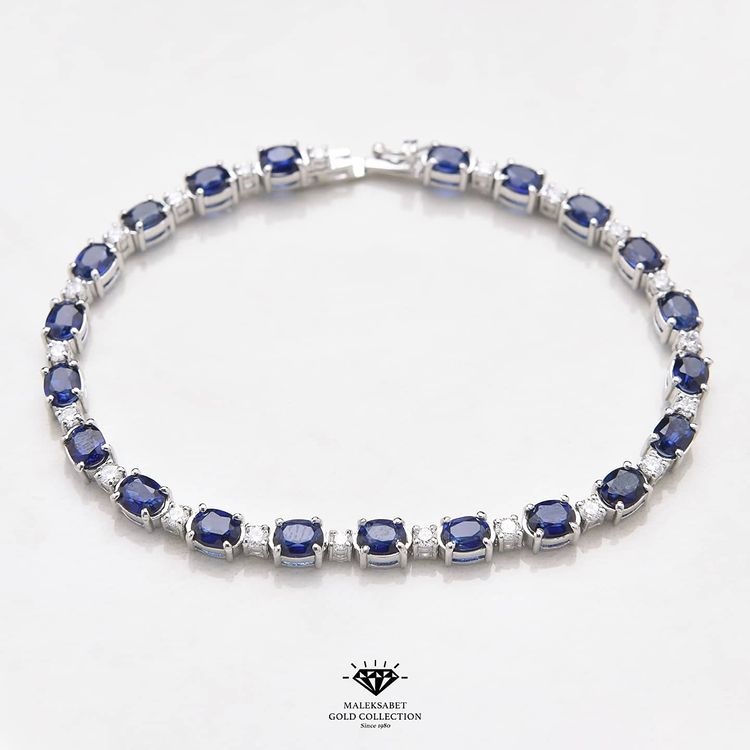 دستبند طلا با نگین یاقوت کبود آبی