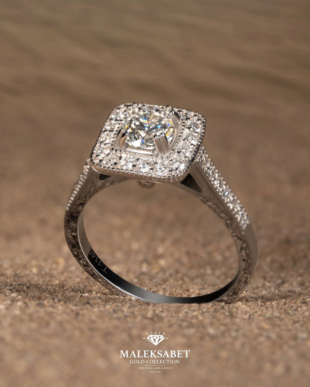 انگشتر طلا با نگین الماس تراش برلیان، مناسب حلقه نامزدی