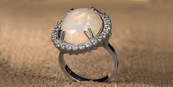 محبوب&zwnj; ترین سنگ&zwnj; های قیمتی در جواهرات طلا | معنی سنگ&zwnj; ها و راهنمای خرید آنلاین